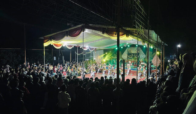 Meriahnya Pentas Kesenian di Desa Kemloko