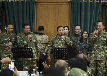 Momen Hangat Prabowo, SBY, Jokowi Nyanyi Lagu ‘Kamu Nggak Sendirian’