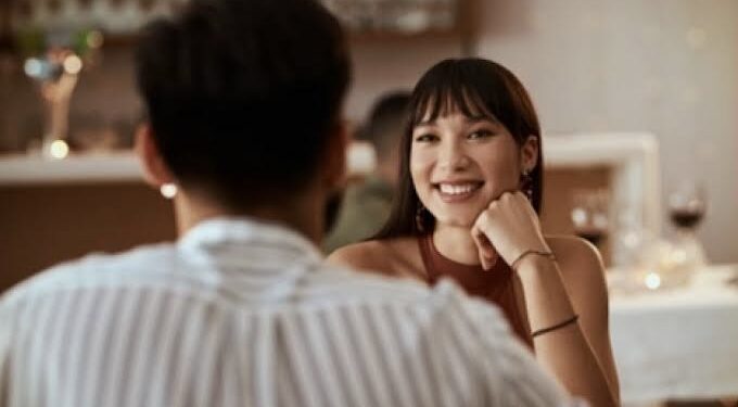 Dia Suka Sama Kamu? Kenali Tanda Ini