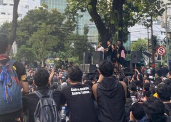 Warga Disabilitas Demo Indonesia Gelap, Baca Pancasila di Patung Kuda