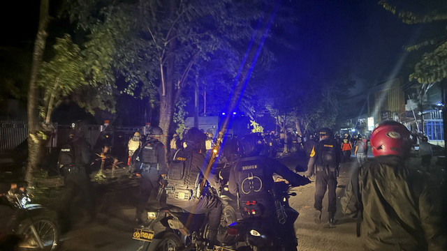 Demo Terkait UU TNI di Kota Bogor Berakhir Ricuh, Puluhan Orang Diamankan