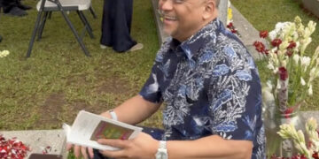 Momen Ilham Habibie Bertemu SBY dan AHY di Taman Makam Pahlawan Kalibata