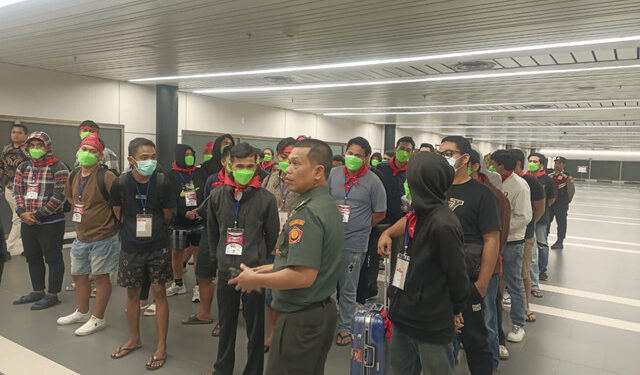 TNI Bantu Pulangkan 84 WNI Korban Online Scam di Myanmar