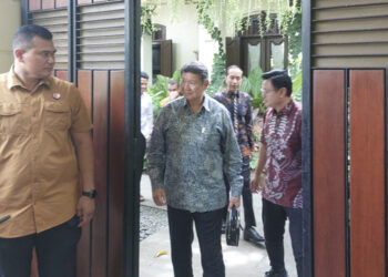 Jokowi Bertemu Hashim Djojohadikusumo di Solo