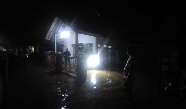 Sungai Ciharashas Meluap, Ratusan Rumah di Cilaku, Cianjur Terendam Banjir