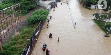 Bukan Tanggul Jebol, Ternyata Ini Penyebab Banjir yang Bikin Bekasi Lumpuh