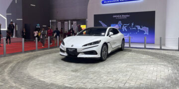 Denza Z9 GT Jadi Daya Tarik di IIMS 2025, Segera Dijual Indonesia?