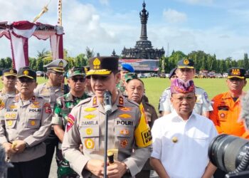 Kapolri Hadiri Bazar Ramadhan di Surabaya