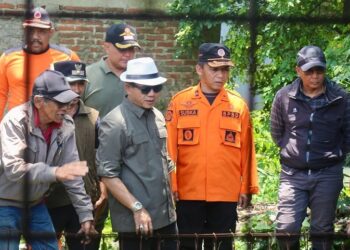 Bupati Bandung Tinjau Lokasi Banjir di Komplek GBI