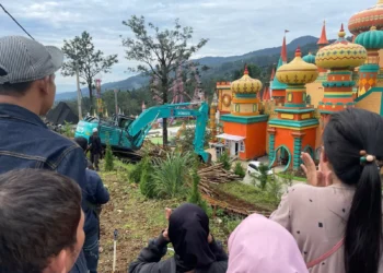 Ratusan Karyawan Hibisc Fantasy Puncak Bogor Tagih Janji Dedi Mulyadi Soal Gaji