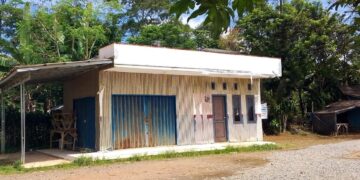 Kantor Bumdes Cipeundeuy Terbengkalai, Etalasepun Hilang?