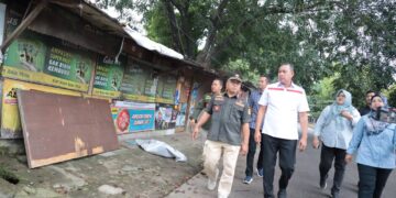 Wali Kota Bekasi Tinjau Pembongkaran Bangunan Liar di Sekitar UNISMA