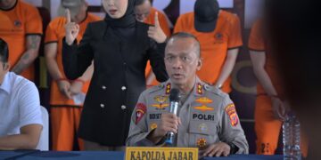 *Bersama Forkopimda, Kapolda Jabar Perlihatkan Lokasi Judi Kasino Berkedok Tempat Futsal dan Biliard di Bandung*
