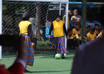 *Semarak Lomba Kreatif HUT Bhayangkara Ke 79, Tarik Tambang, Bakiak, hingga Futsal Sarungan Meriahkan Lapangan Polda Jabar*