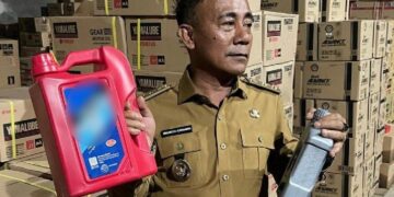 Wagub Kalbar Krisantus Sidak Gudang Oli Palsu di Kubu Raya, Tindak Tegas Pelaku Dan Bekingnya !