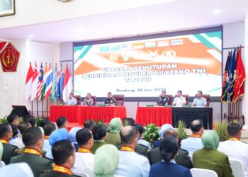 Kapolda Jabar Hadiri Upacara Penutupan Pendidikan Reguler LIII Sesko TNI T.A 2025 di Bandung*