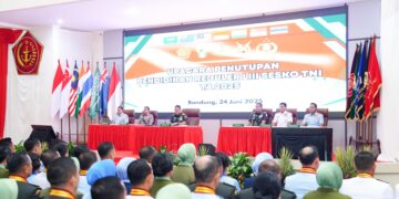 Kapolda Jabar Hadiri Upacara Penutupan Pendidikan Reguler LIII Sesko TNI T.A 2025 di Bandung*