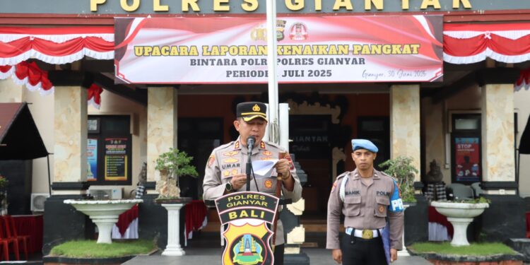 Kapolres Gianyar Pimpin Upacara Kenaikan Pangkat 64 Personel Bintara Polri
