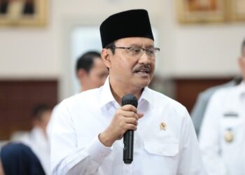 Para Penerima Bansos Nontunai dan Beras 10 Kg Ditambah