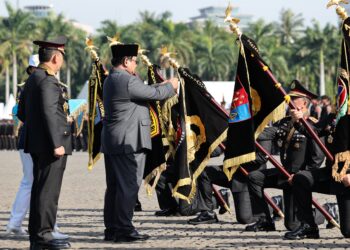 Presiden Hadiahi Penghargaan Nugraha Sakanti Kepada Divisi Humas Polri dan Enam Satker Lainnya