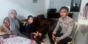 *Gerak Cepat Polisi Kembalikan Anak Tersesat Kepada Keluarga*