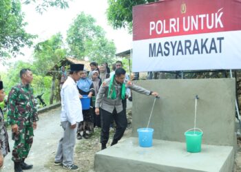 Atasi Krisis Air Bersih, Kapolres Bangkalan Berikan Bantuan Sumur Bor