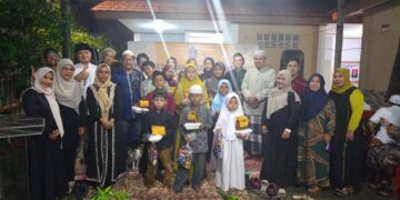 Peringati 10 Muharam Pengurus RT,RW 08 Kelurahan Utan Panjang Adakan Acara Santunan Anak Yatim.