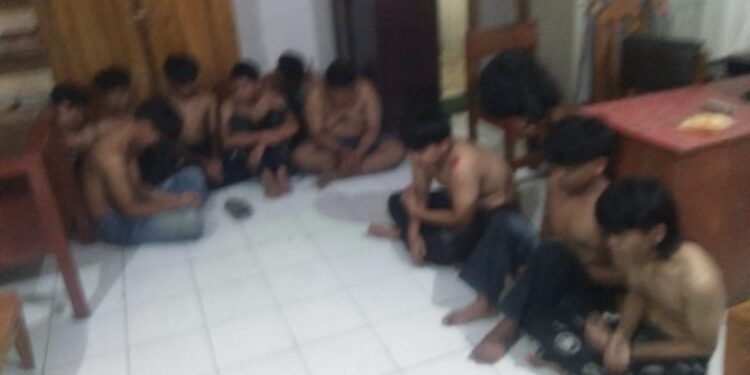 *Pengeroyokan di Majalengka Gunakan Sajam, Polisi Amankan Tersangka dan Barang Bukti*