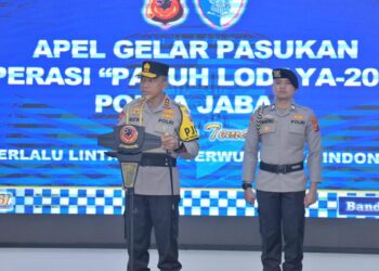 *Kapolda Jabar Pimpin Apel Gelar Pasukan Operasi Patuh Lodaya 2025, Ribuan Personel Disiagakan Untuk Wujudkan Ketertiban Lalu Lintas*