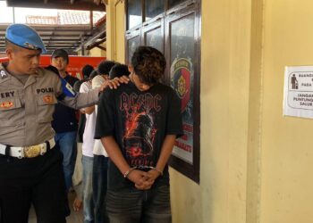 *Remaja 17 Tahun Tewas Dikeroyok, Kurang Dari 24 Jam Polisi Amankan 7 Pelaku*