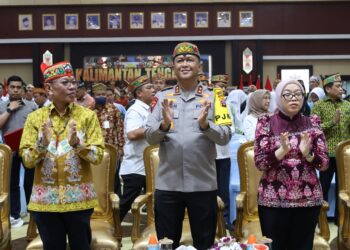 Perkuat Sinergi, Kapolda Kalteng Hadiri Peringatan Hari Anak dan Keluarga Nasional di Kantor Gubernur