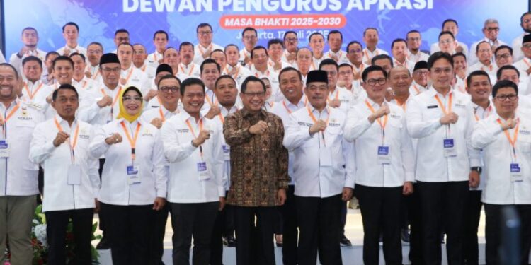 Mendagri Lantik Pengurus APKASI, Kang DS : Kami Siap Dukung Visi Indonesia Emas 2045