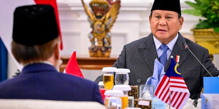 Presiden Republik Indonesia, Prabowo Subianto, menerima kunjungan Perdana Menteri (PM) Malaysia, Dato’ Seri Anwar Ibrahim, di Istana Merdeka