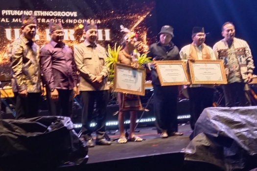 Menteri Kebudayaan RI, Fadli Zon tetapkan kota Bukittinggi sebagai tuan rumah penyelenggaraan pertunjukan Seni Tradisional.