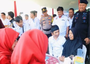 Bupati Purwakarta Om Zein Hadiri Acara Gempungan Pelayanan Publik di Desa Kutamanah