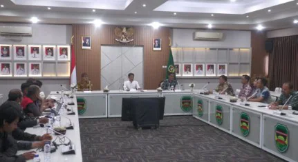 Bupati Purwakarta Om Zein Kumpulkan Seluruh Pengawas proyek “Nggak Sesuai RAB, Bongkar!”