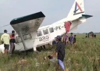 Warga Geger , Pesawat Capung Jatuh di Area Persawahan Tirtamulya Karawang
