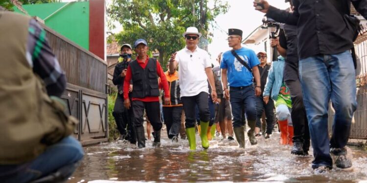 Bupati Kab.Bandung DS ,Tinjau Lokasi Banjir di Bojongsoang Dan Baleendah, Dipastikan Penanganan Cepat Dan Tepat