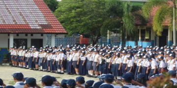 Dikabarkan SMPN 1 Pangkalan Karawang Pungut Biaya Sampul Raport Seratus Ribu Rupiah, Wali Murid : Bertanya ?!