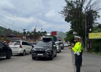 Polres Garut Terapkan One Way di Sejumlah Jalur Dalam OPS.Lilin Lodaya 2025
