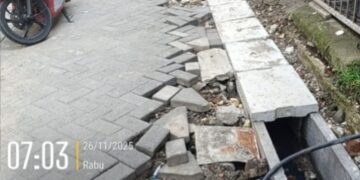 Diduga Banyak Penyimpangan Pekerjaan Drainase U-Ditch dan Paving di Jl. Simo Sidomulyo VIII