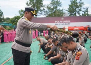 Kapolresta Tasikmalaya Kota Pimpin Upacara Kenaikan Pangkat Personel Polres Tasikmalaya Kota
