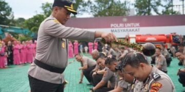 Kapolresta Tasikmalaya Kota Pimpin Upacara Kenaikan Pangkat Personel Polres Tasikmalaya Kota