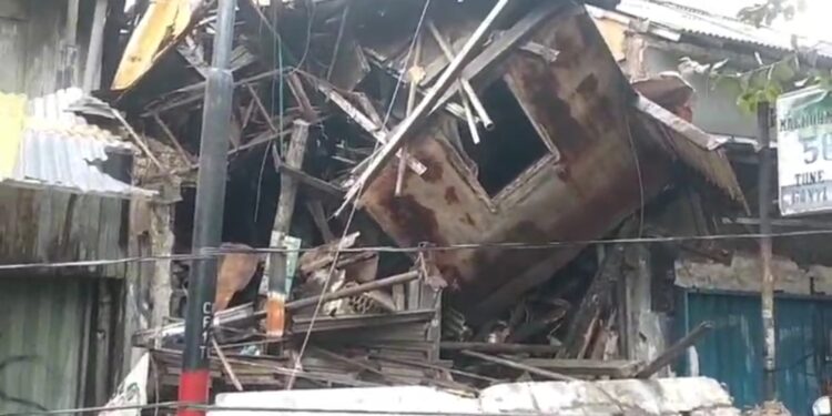 Waduh !!! bangunan tua di Kemayoran Jakarta Pusat rubuh