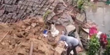 Warga Was – Was ! Pergerakan Tanah di Bantarujeg Majalengka ,Satu Rumah Ambruk