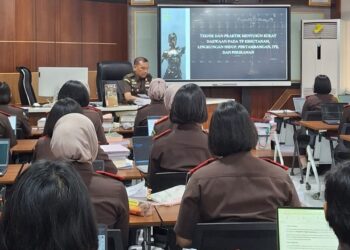 *Jaksa Ahli Utama Dr Fri Hartono Bekali Siswa PPPJ Angkatan 83 Dengan Teknik dan Praktik Melengkapi Berkas Perkara*