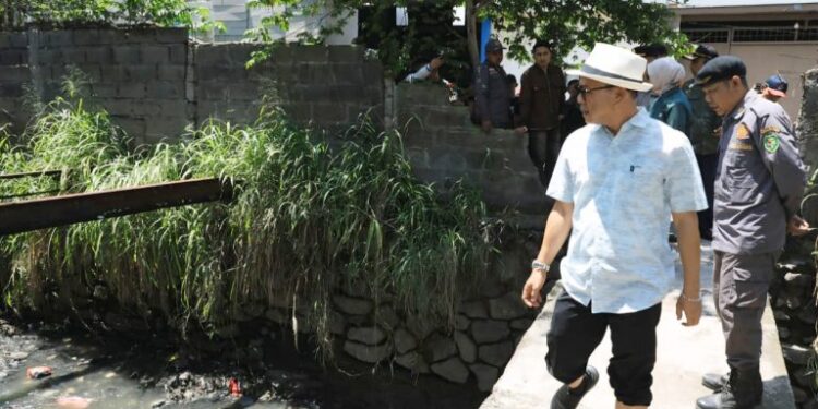 Bupati Bandung Instruksikan Camat Margahayu Bongkar Bangunan Halangi Saluran Air Penyebab Banjir