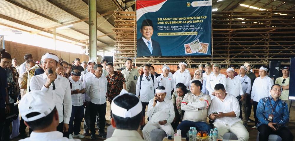 KDM dan Menteri PKP Maruarar Sirait Tinjau Pabrik Genteng Di Plered Dukung Program Gentengnisasi Dorong UMKM Lokal 