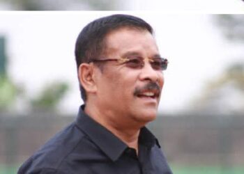 Umuh Muchtar Sesalkan Keputusan Wasit, Persib Petik satu Point Dikandang Dewa United