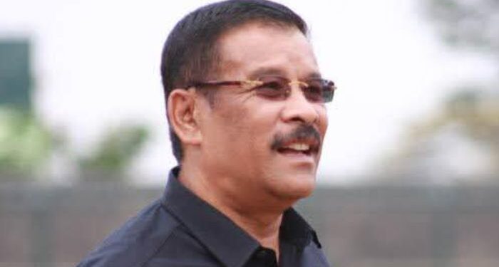 Umuh Muchtar Sesalkan Keputusan Wasit, Persib Petik satu Point Dikandang Dewa United